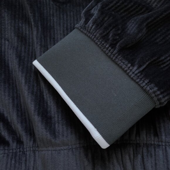 Victoria’s Secret Black Ribbed Velour Zip-Up Jacket – Size L - Picture 5 of 10